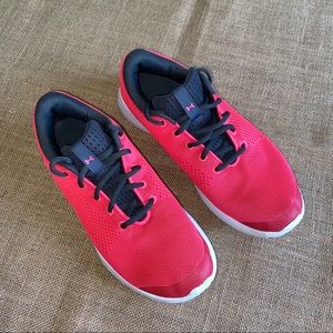 Under Armour youth sneakers in hot pink 6Y
